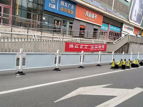 广告板护栏