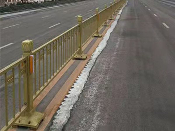 黄金市政护栏