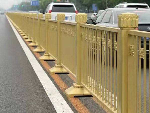 黄金市政护栏