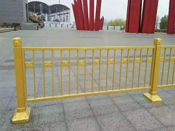 黄金市政护栏